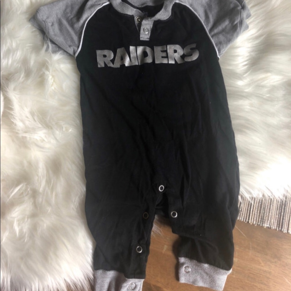 Raiders NFL short sleeve Onsie open foot 6/9 month